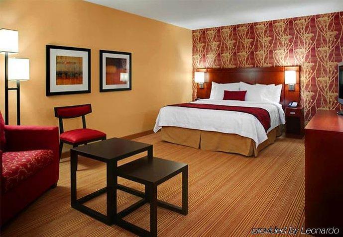 Courtyard 3* Greenville
